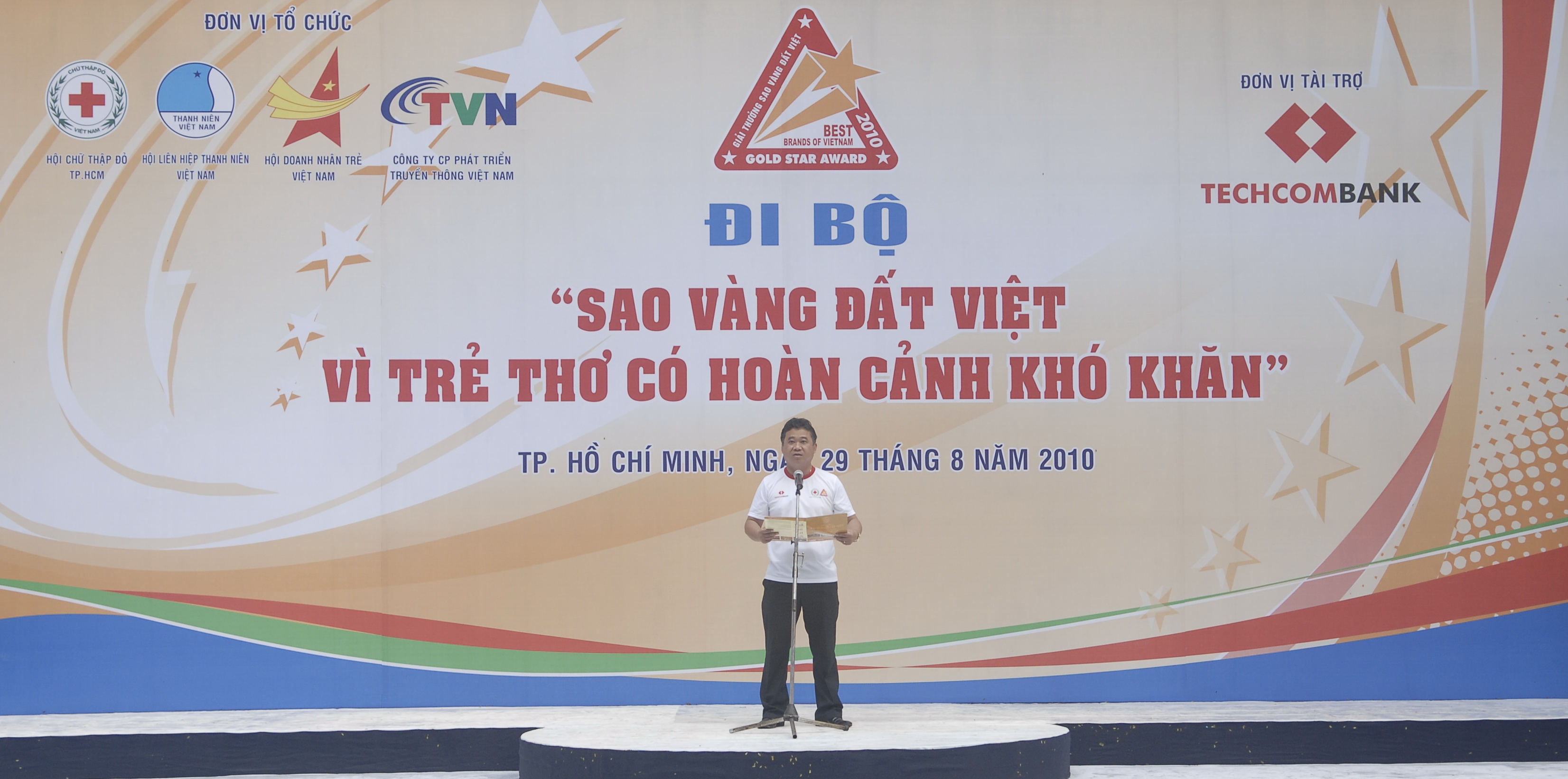 Ông Đặng Thành Tâm - Chủ tịch Câu lạc bộ Sao Vàng Đất Việt - Đồng hành cùng trẻ thơ có hoàn cảnh khó khăn